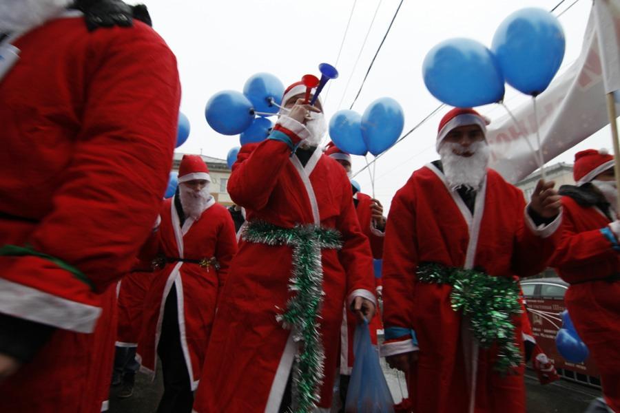 "Дед Мороз вместо честных выборов": фоторепортаж "Нового Калининграда.Ru"